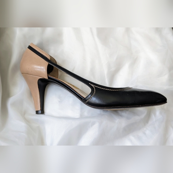 Amalfi Shoes - Amalfi by Rangoni Vintage Two-Toned Heels